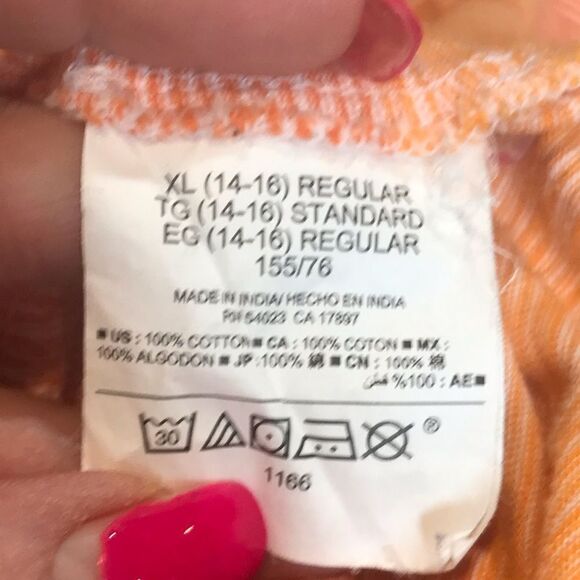 Old Navy XL Short Sleeve Athletic Top - Picture 6 of 11